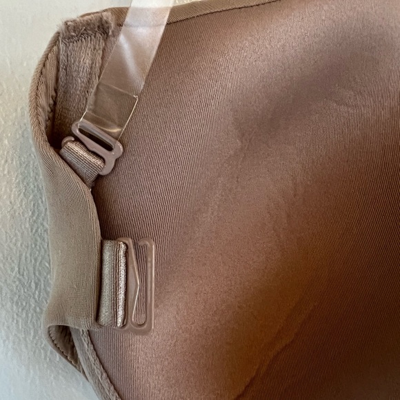 Body Wrappers, Nude, 34C bra, Never Worn, clear straps, snap in the front - Picture 5 of 6